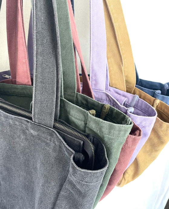 The new and improved ultimate everyday Pocket Tote… WITH A ZIP!