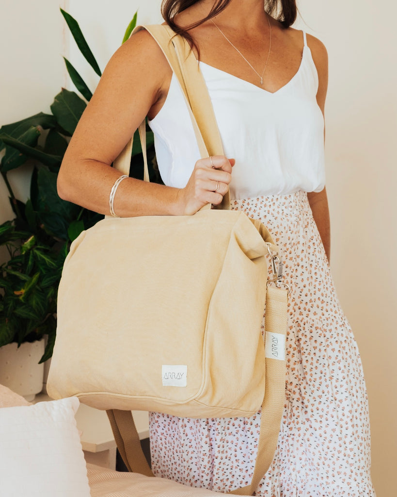 Everyday Zip Top tote bag with six internal pockets, in a versatile and casual style. Organise the chaos of everyday life. From baby bag, to work bag it is an everyday essential.