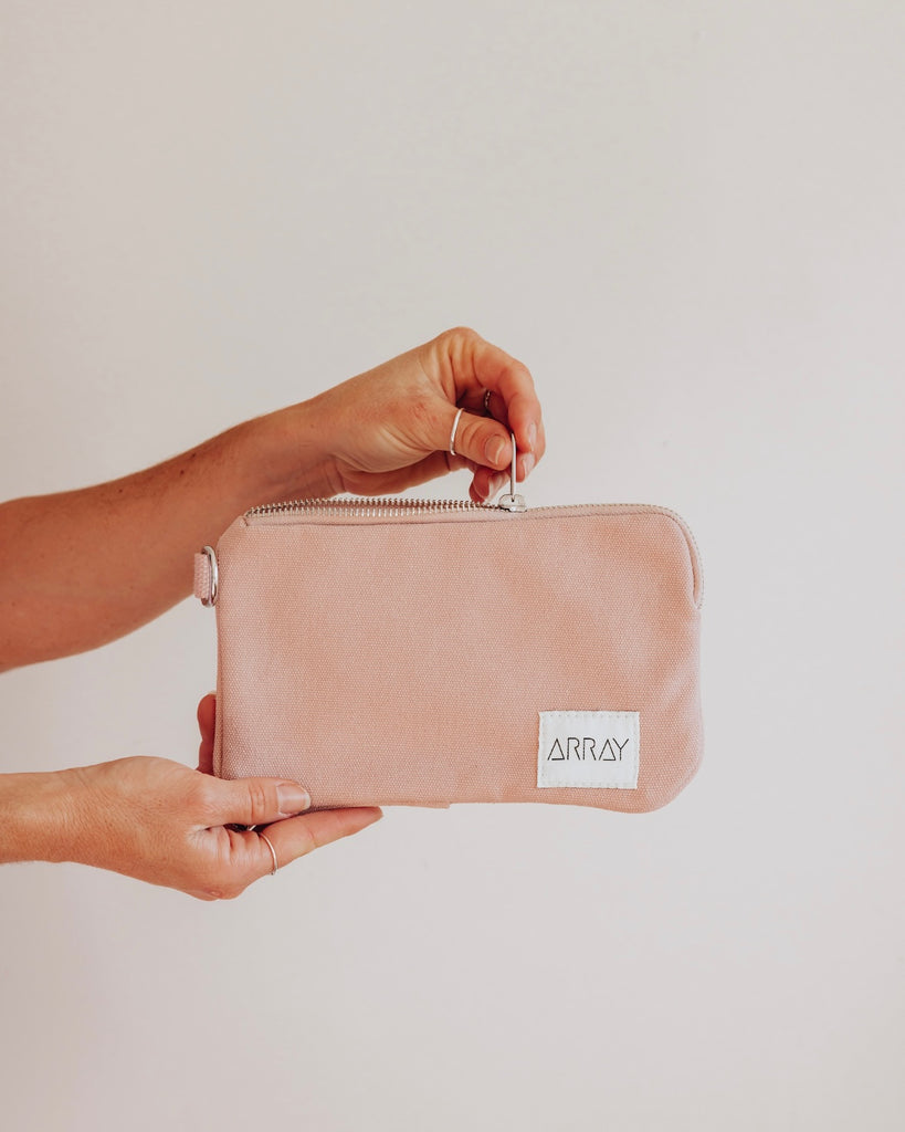 A small clutch for everyday organising. Simple and casual style, this grab-and-go clutch will help you feel a little organised.