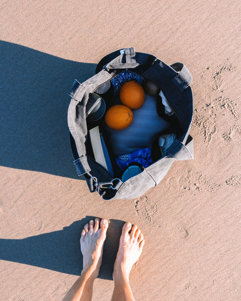 Larger version of the bestselling everyday zip top pocket tote, with six internal pockets, in a versatile and casual style. Large enough to fit a laptop, lunchbag or large water bottle, it makes the perfect bag for work or study, or the ultimate mumbag.