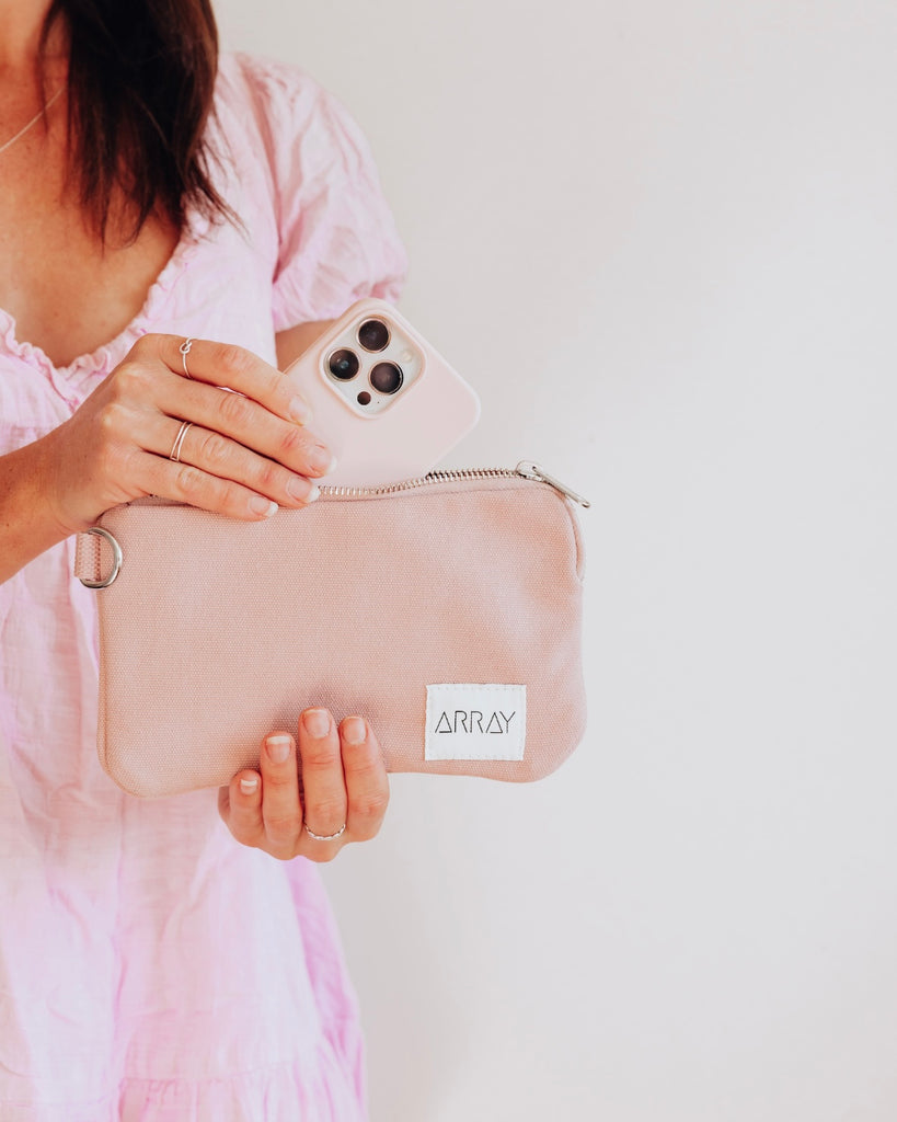 A small clutch for everyday organising. Simple and casual style, this grab-and-go clutch will help you feel a little organised.