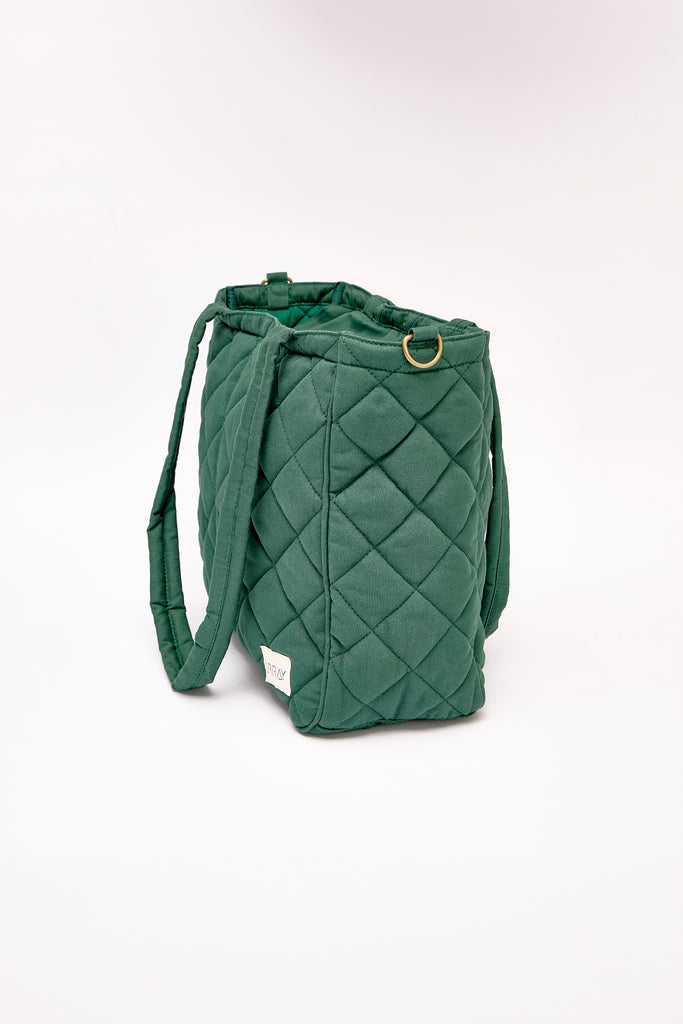 Quilted Everyday Pocket Tote bag with six internal pockets, in a versatile and casual style. Organise the chaos of everyday life. From baby bag, to work bag it is an everyday essential.