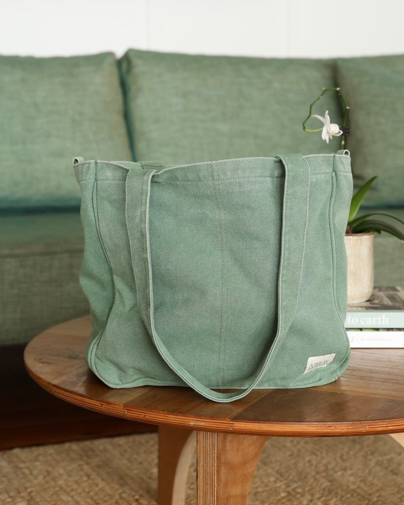 Everyday Zip Top tote bag with six internal pockets, in a versatile and casual style. Organise the chaos of everyday life. From baby bag, to work bag it is an everyday essential.