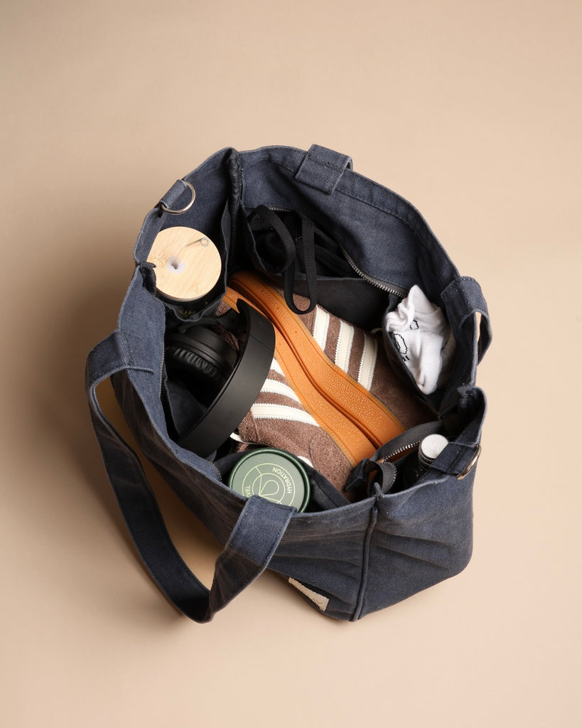 Everyday Zip Top tote bag with six internal pockets, in a versatile and casual style. Organise the chaos of everyday life. From baby bag, to work bag it is an everyday essential.