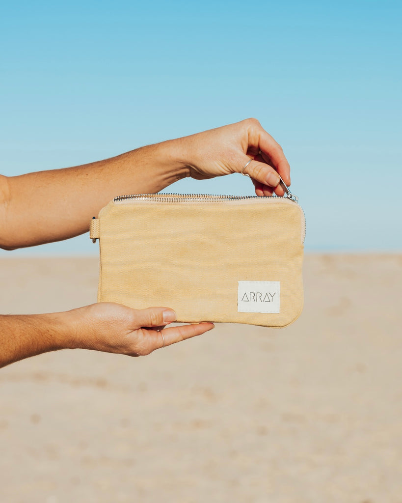 A small clutch for everyday organising. Simple and casual style, this grab-and-go clutch will help you feel a little organised.