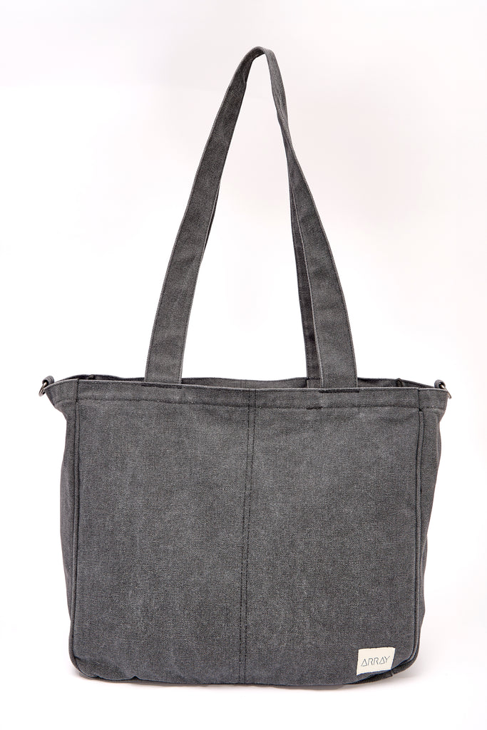 Larger version of the bestselling everyday zip top pocket tote, with six internal pockets, in a versatile and casual style. Large enough to fit a laptop, lunchbag or large water bottle, it makes the perfect bag for work or study, or the ultimate mumbag.