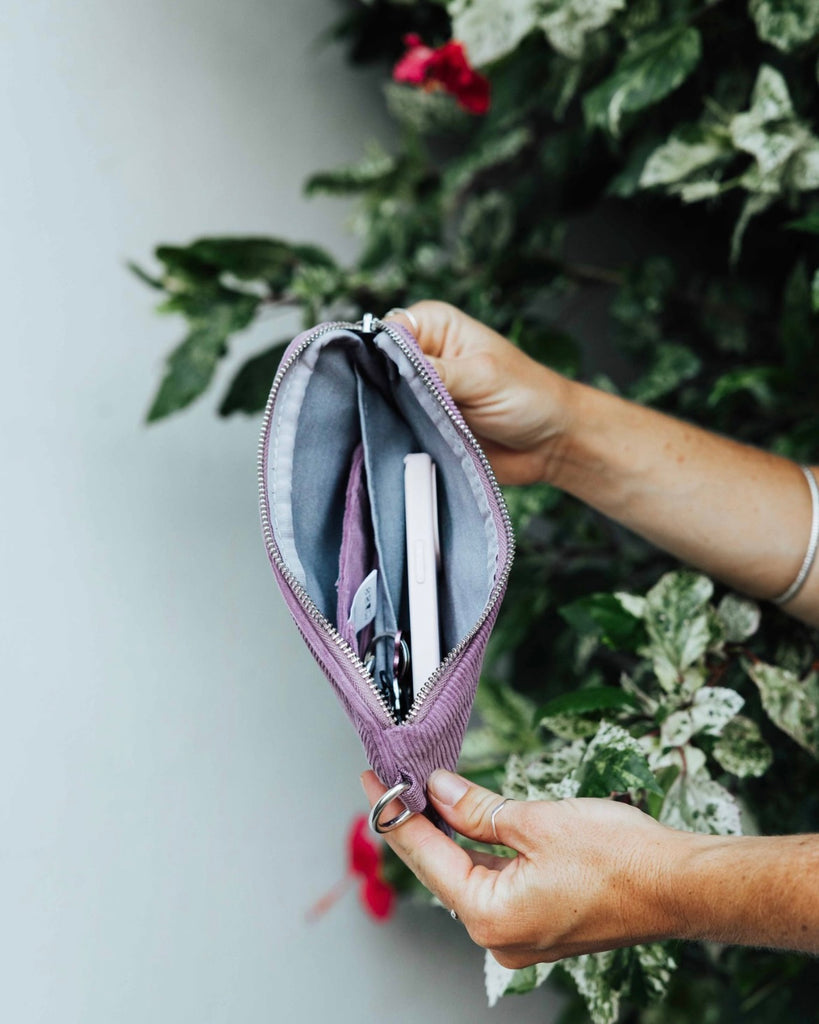 A small clutch for everyday organising. Simple and casual style, this grab-and-go clutch will help you feel a little organised.
