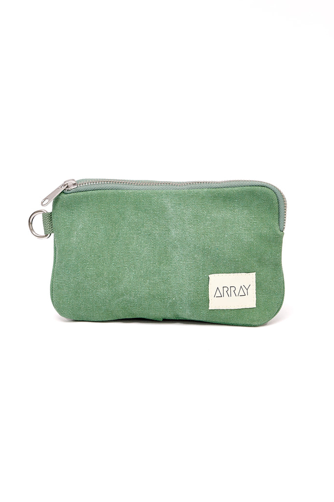 A small clutch for everyday organising. Simple and casual style, this grab-and-go clutch will help you feel a little organised.