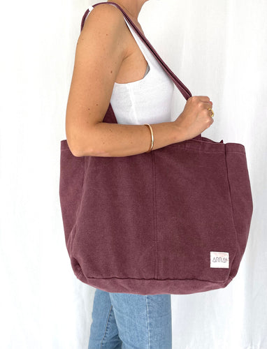 Large everyday bag with pockets in a unisex casual style, the pockets will help organise everything, perfect work bag, baby bag, or beach bag.