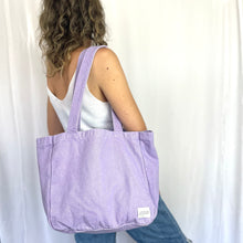Load image into Gallery viewer, Everyday Pocket Tote - LAVENDER

